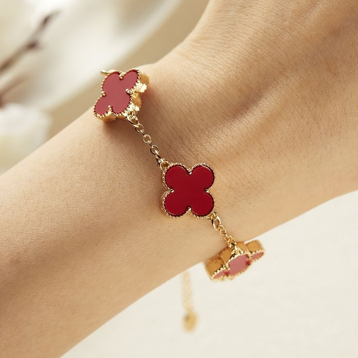 Trébol Divino Van Cleef™ + Caja de Regalo