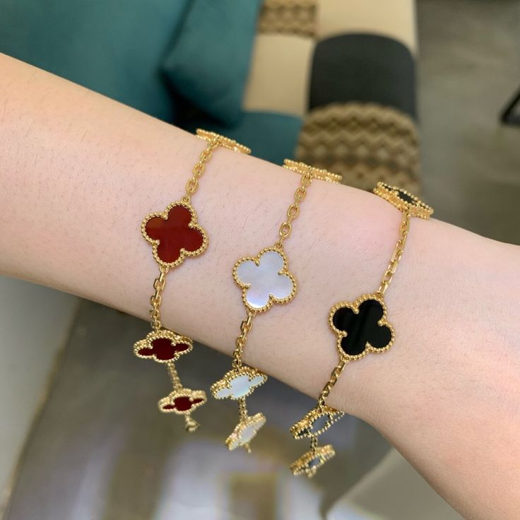 Trébol Divino Van Cleef™ + Caja de Regalo